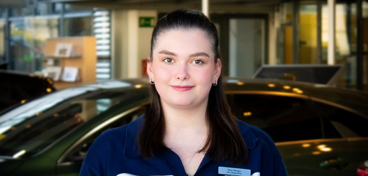 Sara  Kemper, Service-Assistenz